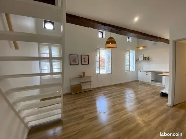 Appartement 2 pièces Duplex - 55 m2 - libre - 580 CC