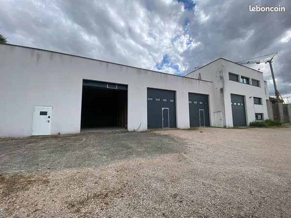 Local de stockage ou pour professionnel