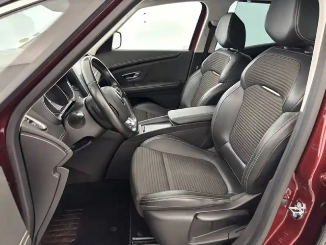 Renault Scenic dci 110 energy edc — photo 18