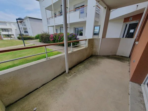 PLOERMEL : dans résidence sécurisée avec gardien et piscine