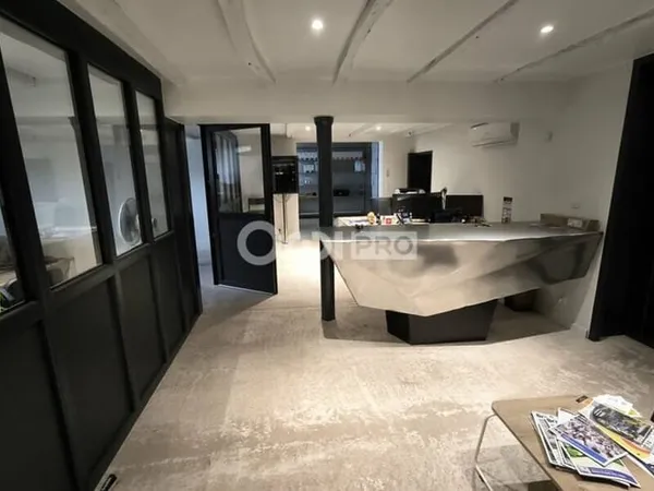 Local professionnel 115 m²