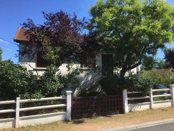 LOUE MAISON AVEC JARDIN PROCHE MONTLUCON (03)