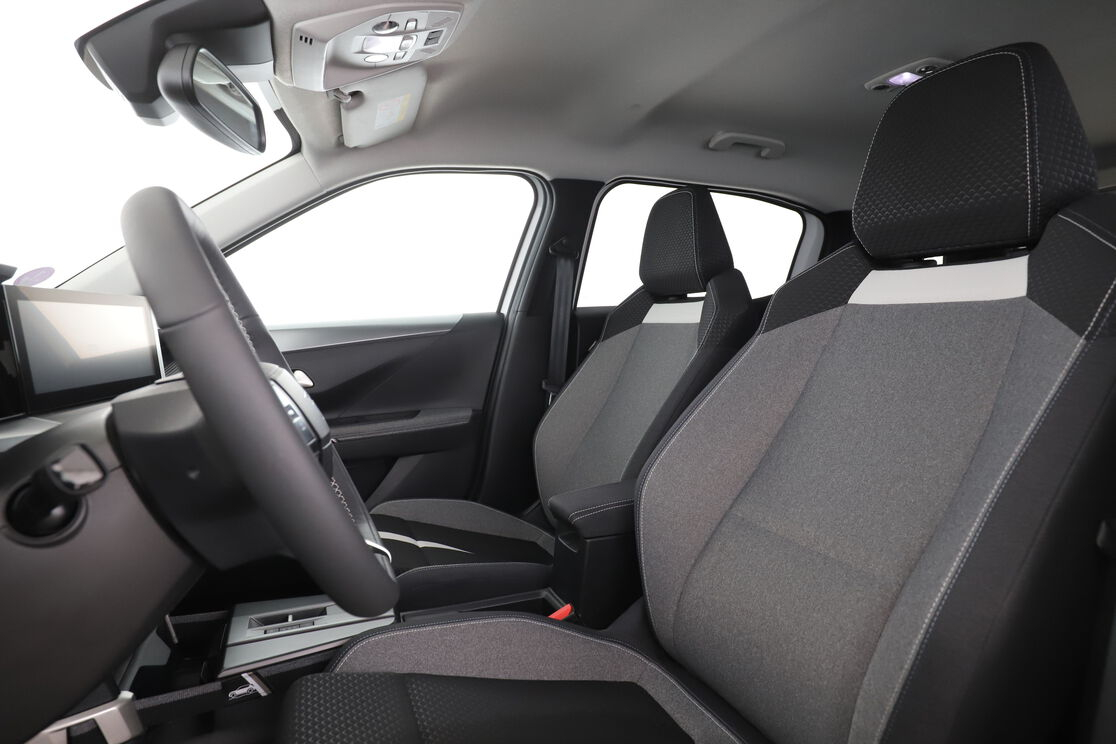 Opel Frontera 1.2 Turbo Hybrid GS e-DCT6 — photo 9