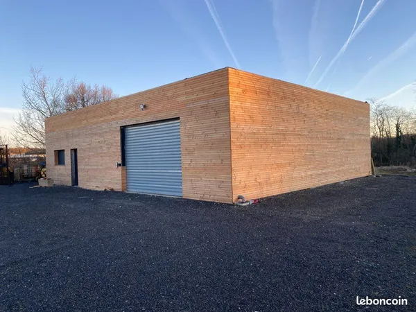 Dépôt local 200m2 zone mixte