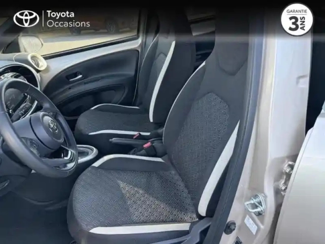 Toyota Aygo x 1.0 vvt-i 72ch design s-cvt my23 — photo 11