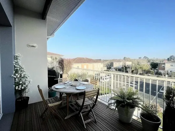 AUDENGE Magnifique T3 de 68,20 m2 avec large balcon État irréprochable Calme absolu
