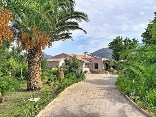 Maison 6 pièces 200 m²