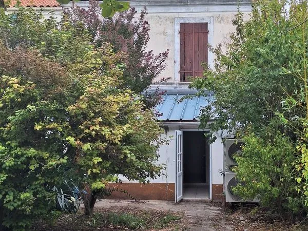 À louer - Maison rénovée de 95 m² avec jardin clos - Rochefort (Quereux de la Vacherie)