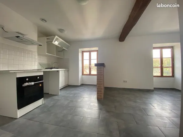 T3 , 2 chambres , 1 parking , rue République