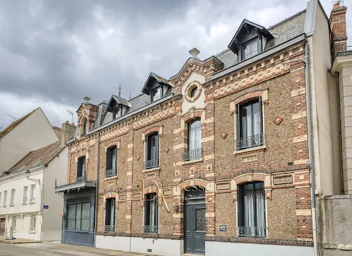 Maison 12 pièces 320 m²