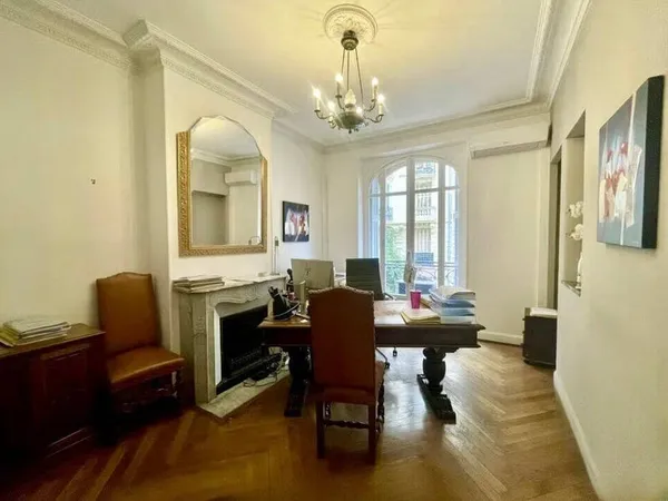 Bureau 227 m²