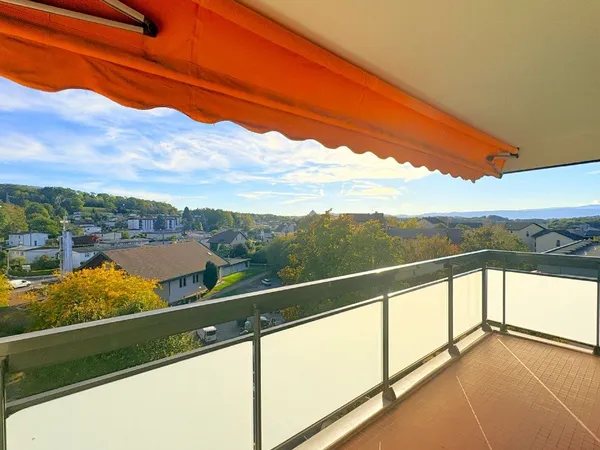 VUE MONTAGNE - Type 5 REFAIT à NEUF - 93 m2 - 4 CHAMBRES -ÉTAGE ÉLEVÉ - BALCON - CAVE - GARAGE en SO