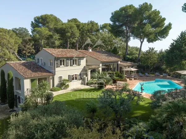 Superbe villa rénovée dans un écrin de verdure - 5 chambres