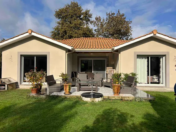 Maison d'exception à vendre à Pissos.
