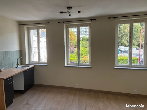 A louer studio 28 M2 entièrement rénové