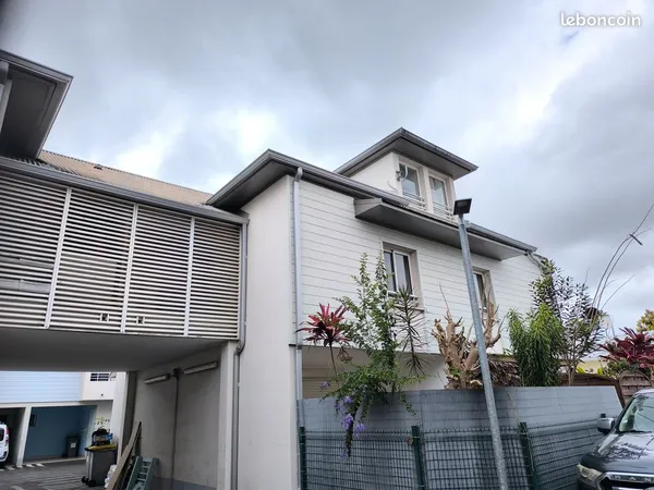 T4 en triplex de 113 m² - Résidence LE JUGE - TAMPON