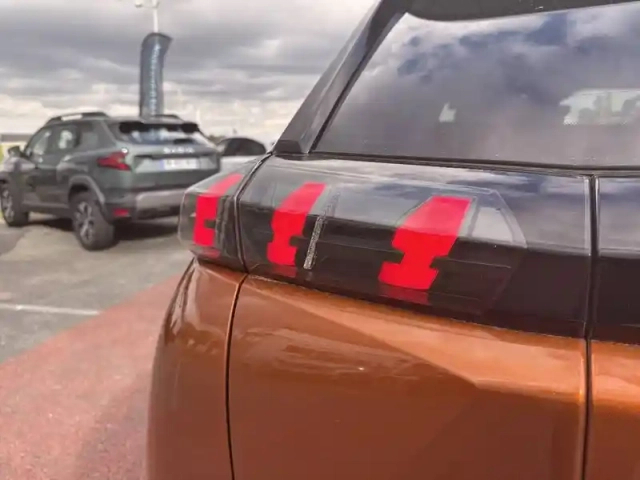 Peugeot 2008 puretech 130 s&amp;s eat8 — photo 71