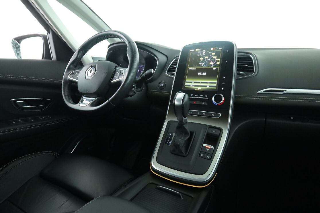 Renault Scenic 1.3 TCe Initiale Paris EDC — photo 12
