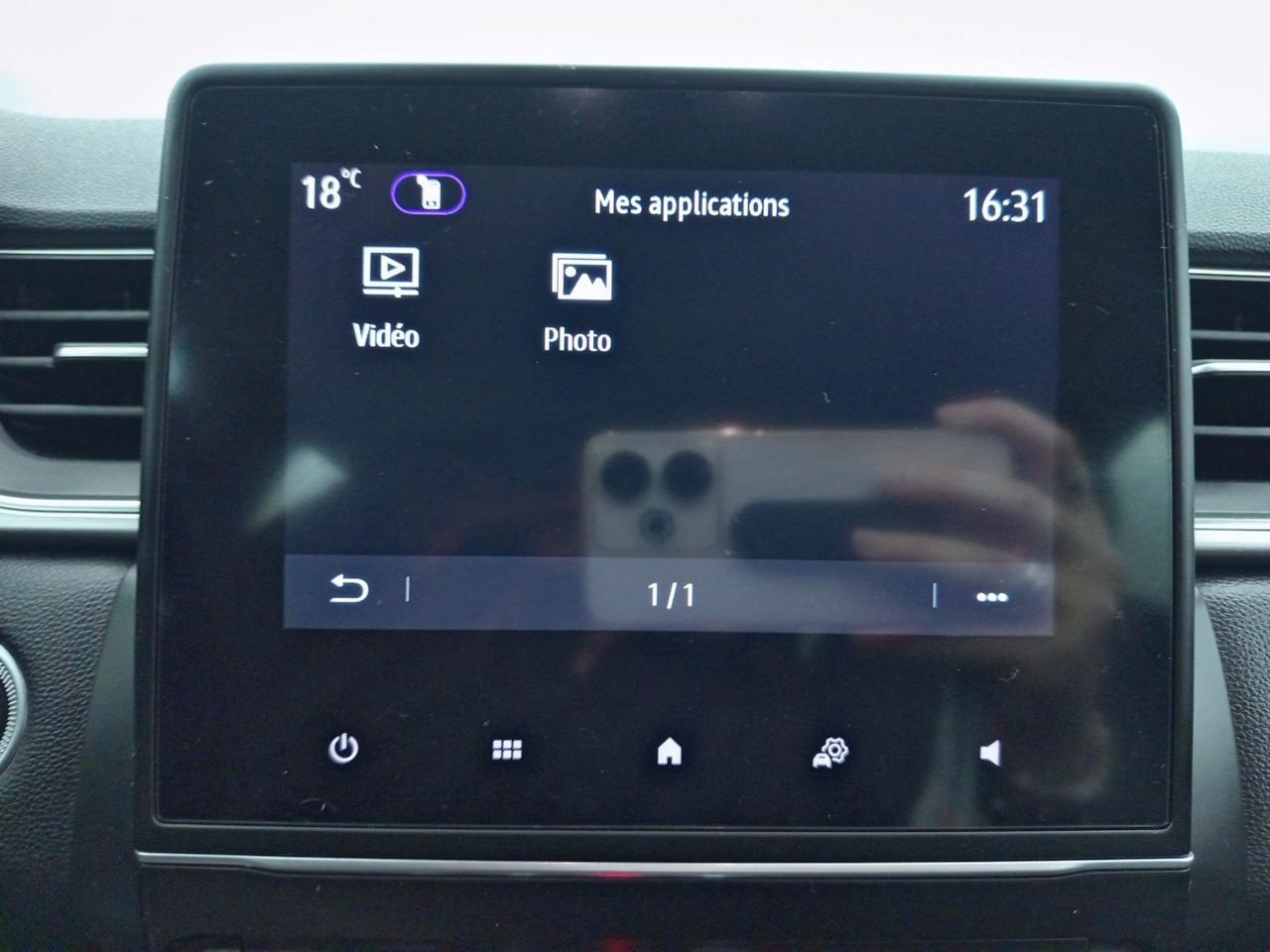Renault Captur e-tech plug-in 160 intens — photo 30