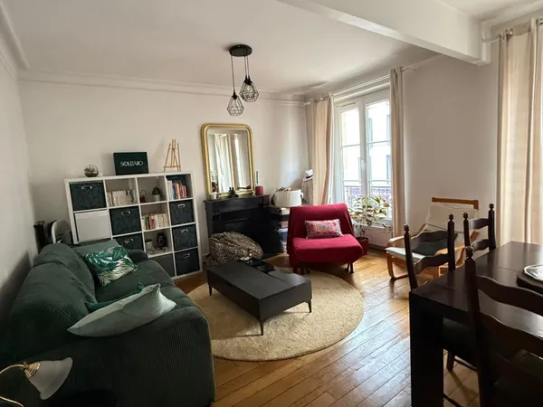 Loue chambre dans appartement en colocation