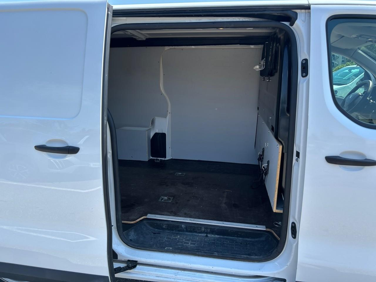 Peugeot Expert standard 2.0 bluehdi 180ch s&s asphalt eat8 — photo 10