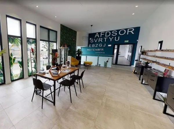 Boutique 1 pièce 79 m²