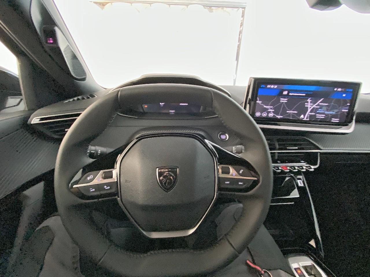 Peugeot 2008 hybrid 145 ch e-dcs6 allure — photo 12