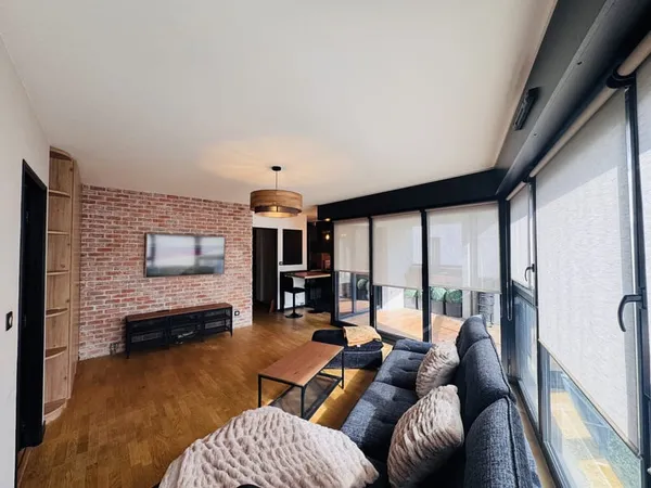SUPERBE 2 PIÈCES MEUBLÉ DE 50 M2 AVEC BALCON ET PARKING DP