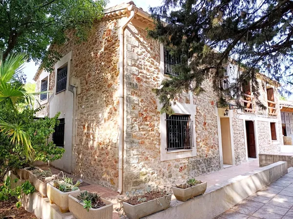 Maison d'Exception de 245 m² - Ancien Chai Viticole Rénové en 2000