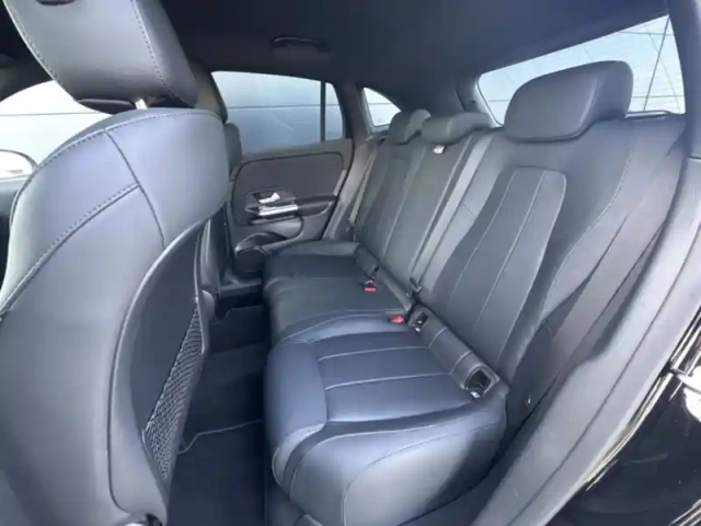 Mercedes Gla 200 d progressive line — photo 14
