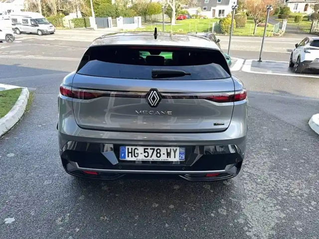 Renault Megane e-tech 220 ch autonomie confort gsr2 — photo 33