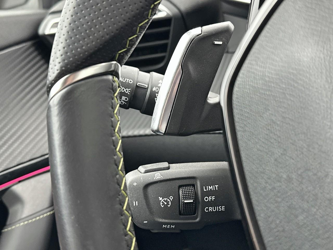 Peugeot 2008 puretech 130 s&s eat8 gt pack — photo 21