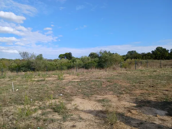 Terrain 285 m²