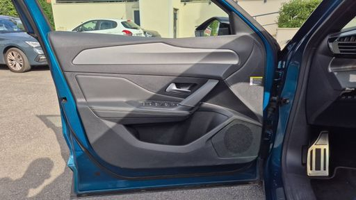 Peugeot 408 1.6 THP 225 Hybrid e-EAT8 - GT – 2022 – 58085 km – Hybride rechargeable – Boîte Automatique — photo 43