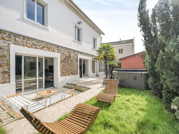 Maison familiale 200 m² ? 5 chambres ? Jardin & Spa de