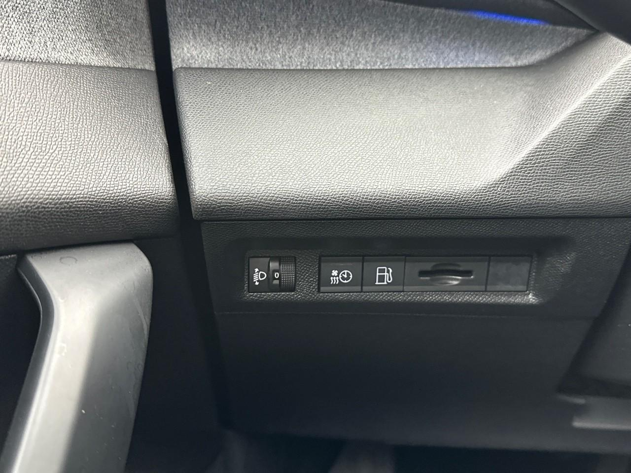 Peugeot 308 phev 180 e-eat8 allure pack — photo 19