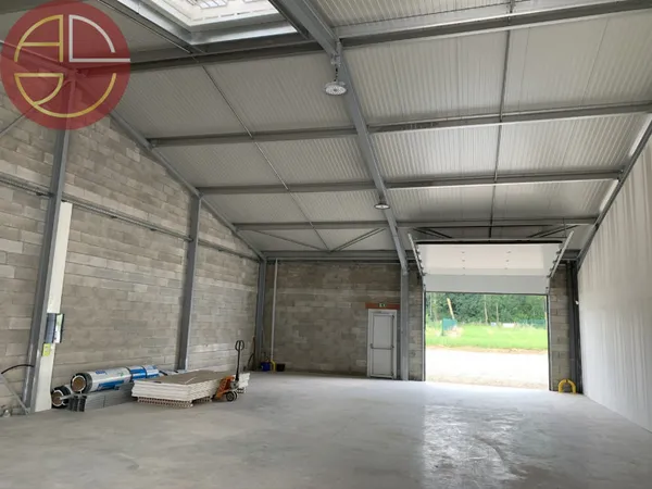 Local d'activité 200 m²