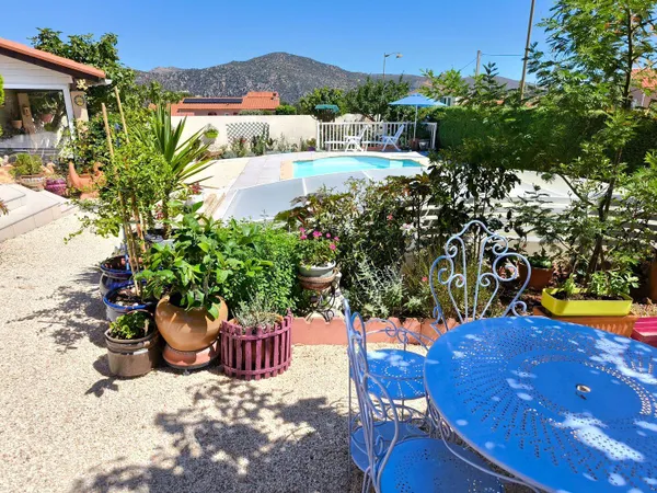 Maison 6 pièces 774 m²