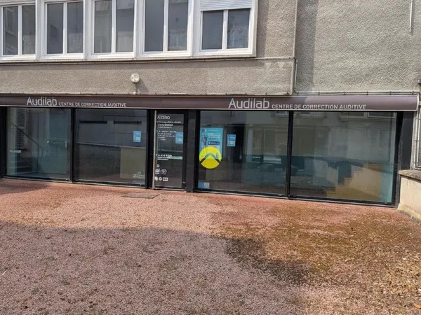 LOCAL 123m² hyper centre. Gd garage