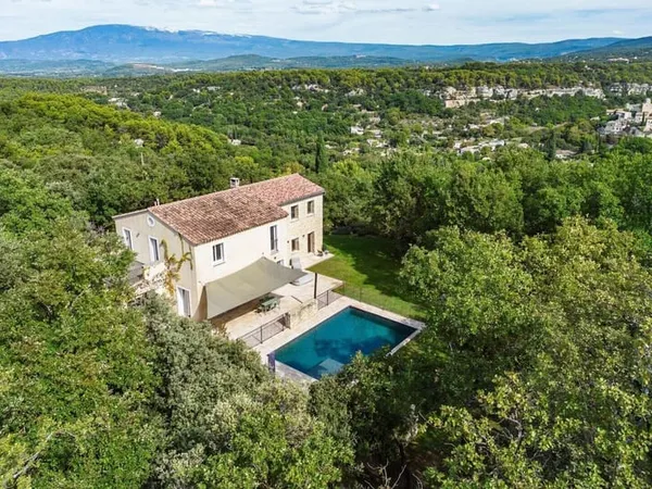 Le Beaucet - Elégante maison dans un écrin de verdure avec panorama exceptionnel sur le village du B