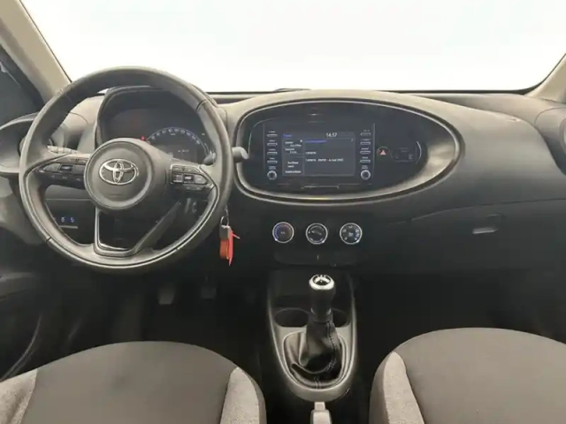 Toyota Aygo 1.0 vvt-i 72 dynamic — photo 31