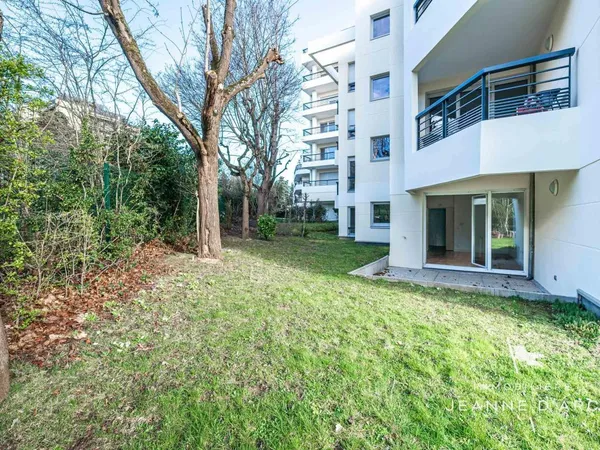 Versailles - Quartier Montreuil - 2 pièces 48,62 m² - RDC - Jardin privatif 140 m2 - Stationnement S