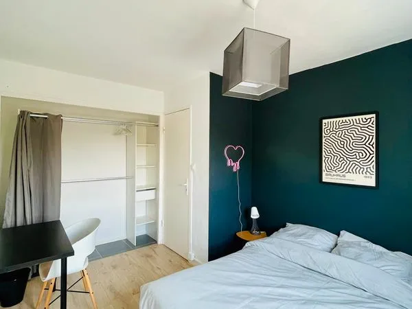 Chambre de 10m2 toutes charges comprises