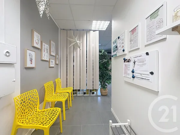Local professionnel 1 pièce 71 m²