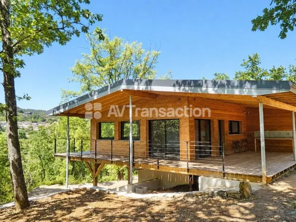 Maison bois contemporaine de qualite sur 3 117 m2 de terrain