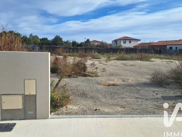 Terrain 331 m²