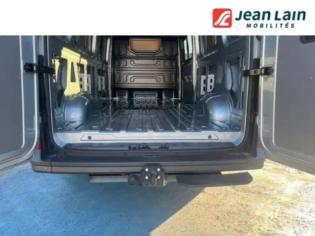 Volkswagen Crafter van 35 l4h3 2.0 tdi 177 ch bva8 4motion — photo 20