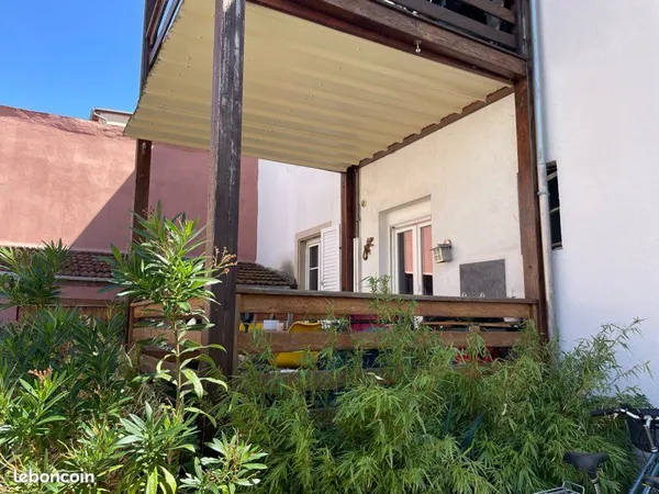 T3 avec terrasse couverte et parking privé à Schiltigheim