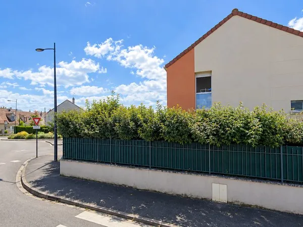 Maison de 2009, 5 pièces, 4 chambres, jardin et garage à Conflans-Sainte-Honorine