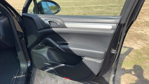 Porsche Cayenne 4.2 TD V8 382 4X4 Tiptronic 8 - S – 2013 – 149184 km – Diesel – Boîte Automatique — photo 37